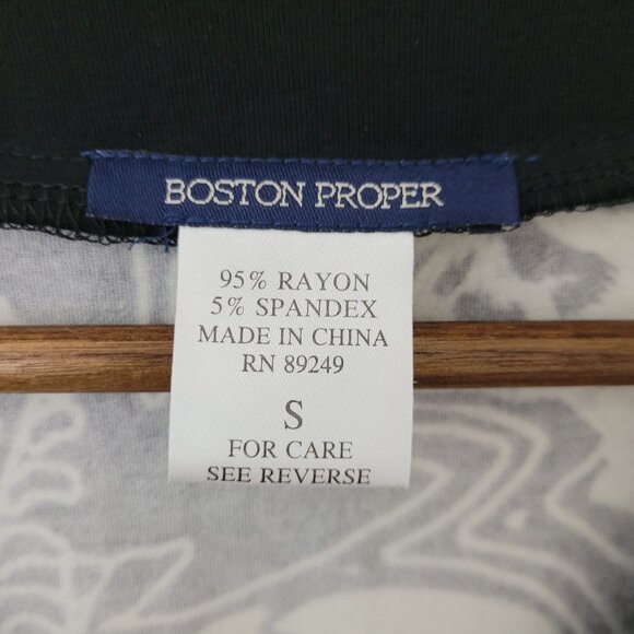 Boston Proper Animal Print V-Neck Top With Studded Neckline Size S - Picture 2 of 7